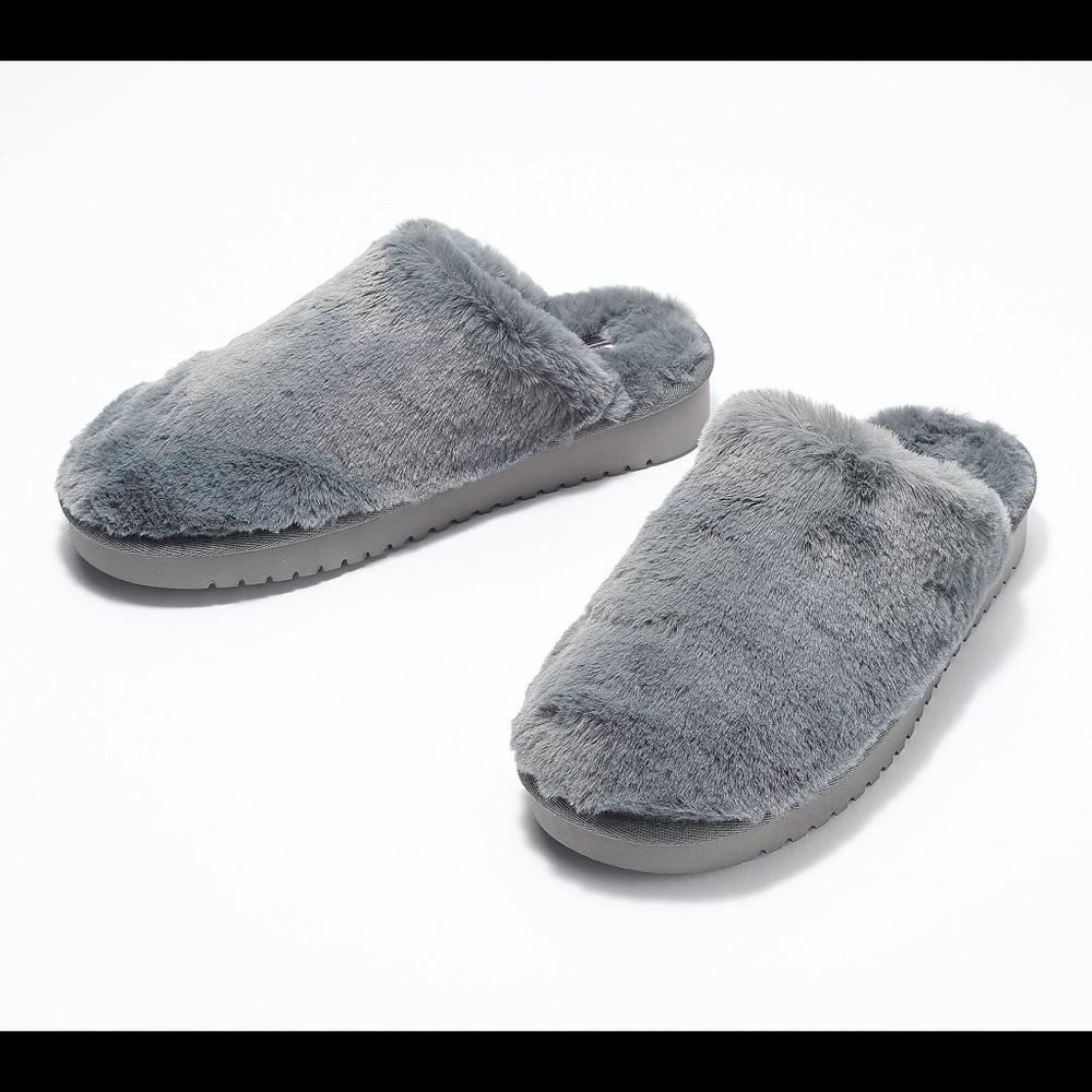 UGG Koolaburra Slippers- Very Lightly Used in great condition